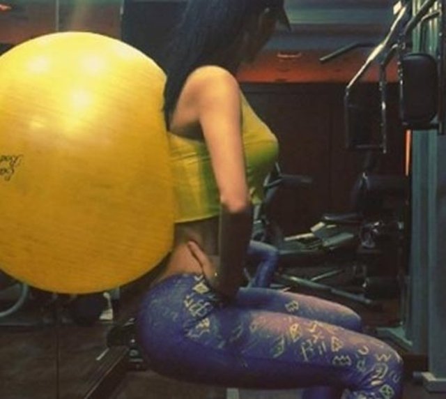 "Benim hiçbir zorunluluğum yokken, hiçbir ücret almadan insanlara yardımcı olmak adına sadece sizler istediniz diye kendi yaptığım egzersizleri paylaştım. Yaptığınız ahlaksızca!