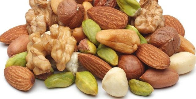 Kuruyemiş: Özellikle ceviz ve fıstık kan basıncını ve kalp atış hızını düşürerek akut stresi azaltıyor.
