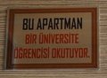 'Bu Apartman Bir Öğrenci Okutuyor'