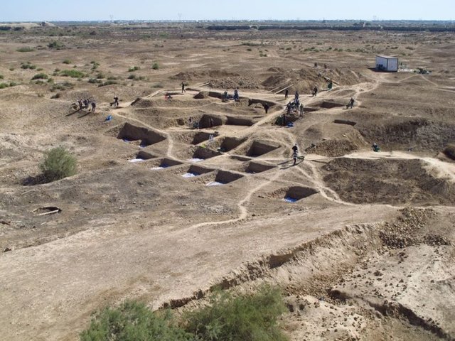 "Çünkü Merv'de üç tane Cuma Cami'si olduğu biliniyor. Bunlardan birisi Beni Mahan Cuma Camisi, diğeri Mescid-i Atik ve bir diğeri de Macan Cuma Cami'sidir."