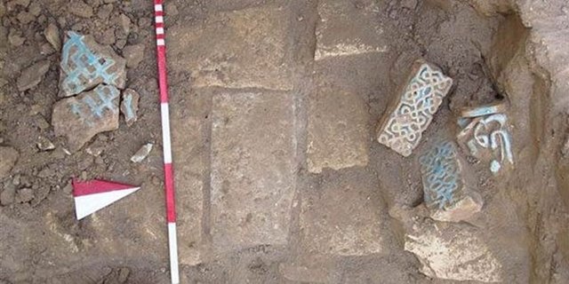 "Bu çalışmaların sonucunda oluşturulan ilk bilim kurulu mezar yerinin araştırılması için görevlendirildi. Bu kapsamda, alanın haritalama ve jeofizik çalışması yapıldı."