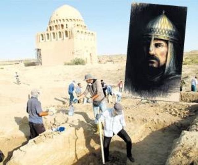 Eravşar, 11. Cumhurbaşkanı Abdullah Gül ile Türkmenistan Devlet Başkanı Gurbanguli Berdimuhamedov arasında Sultan Alparslan'ın Mezarının Bulunması ve Türbe İnşası Projesi protokolünün imzalandığını hatırlattı.