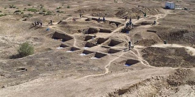 "Yaşanan ekip değişimiyle Mayıs ayında da Selçuk Üniversitesi'nden ben ve Prof. Haşim Karpuz, Gazi Üniversitesi'nden Prof. Dr. Halit Çal, kazının üç eş başkanı olarak görevlendirildik" diye konuştu.