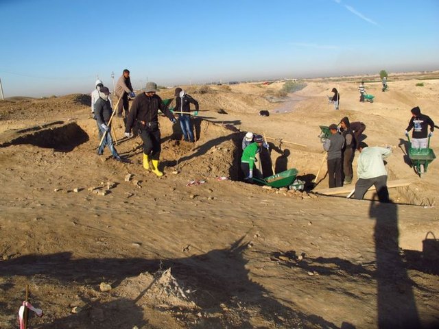 TÜRBE, İKİ FUTBOL SAHASI ALANDA ARANIYOR
