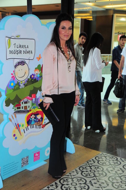 SİTARE AKDİLEK