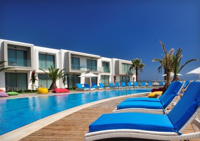 Adını, Muğla'nın Hititler zamanında kullanılan isminden alan Lugga De Luxe Boutique Hotel, Türkiye'nin en gözde tatil lokasyonlarından biri olan Ortakent / Bodrum'da hizmet veren, en iyi butik oteller arasında yer alıyor.