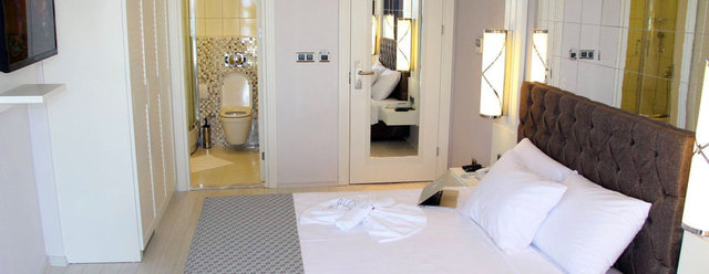 Ege'nin incisi Kuşadası yine özellikle yabancı turistler tarafından en çok tercih edilen tatil rotaları arasında yer alıyor. Sare Butik Otel, Kuşadası'nda bulunan ve konaklayanlar tarafından memnuniyet  yüzdesi yüksek butik otellerden biri.