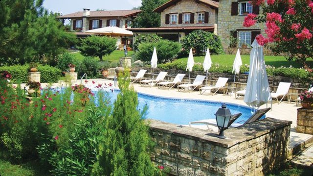 İstanbul'un en iyi butik otellerinden biri olan Casa Lavanda Butik Otel, İstanbul'a yalnızca 45 dakika uzaklıktaki; meşe, çam ve kayın ormanlarının arasında gizli Şile Ulupelit Köyü'nde, 13 odasıyla hizmet veren huzur dolu bir otel.