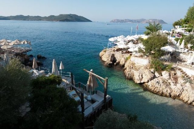 Kaş, doğal dokusunu muhafaza edebilmiş tatil yörelerinden biri. Huzurlu, bir tatil yaşamak isteyenlerin uğrak duraklarından biri olan Kaş'ta yer alan Gardenia Butik Otel. Türkiye'nin en iyi butik otelleri arasında yer alıyor.