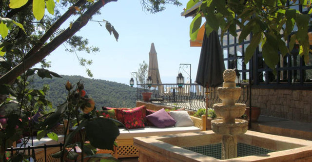 Kazdağları ile iç içe bir tatil yapabileceğiniz ve şiddetle tavsiye edeceğim Çetmi Han Otel, tatil dönüşünde kendinizi tamamen yenilenmiş hissedeceğiniz ödüllü bir butik otel.