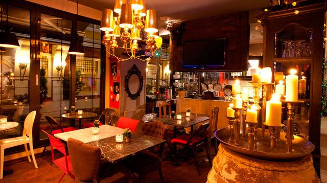 İstanbul, dünyanın en güzel ve de özel şehirlerinden biri. Dünyanın dört bir yanından milyonlarca insanın ziyaret ettiği şehrin tabir-i caizse kalbinde konumlanmış, Hypnos Design Hotel, kalınası butik otellerden bir diğeri.