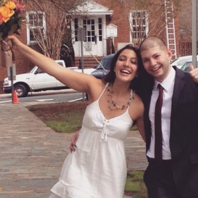 IŞIL YÜCESOY - Canım kızım Menevişim Amerika'da Deniz oğlumla evlendi. Hem mutluyum hem hüzünlü. Allah onları hep mutlu kılsın. Tek duam bu...