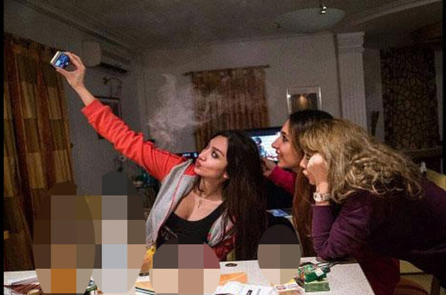 İranlı fotoğraf sanatçısı Hossein Fatemi 'Bir İranlı'nın Seyahati' adlı fotoğraf serisi hazırladı.  -  