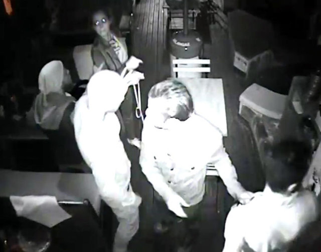 Mustafa Şevki Doğan işine son verdiği Kutlu için "Para kazanırken yapılması gereken şey duruşunu, efendiliğini değiştirmemektir" demişti.