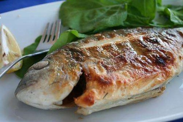 BALIK - Balık da herkes için yararlı B, A ve D vitaminlerinden bol miktarda var. İçerdiği koruyucu yağ asidi ile kalp hastalarının sofralarından eksik etmemesi gereken gıdaların başında geliyor.