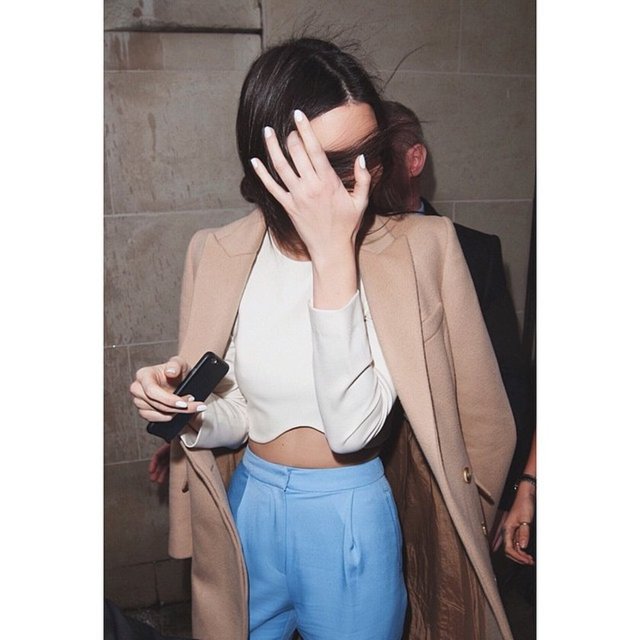 8- 14 Haziran tarihleri arasında Antalya'da 20'nci kez düzenlenecek Dosso Dossi Fashion Show kapsamında defileye çıkması planlanan Kendall Jenner Behcetti, Moda Larissa, Icon ve Fimore firmalarının kreasyonlarından oluşan 4 ayrı kıyafet sunacak. -