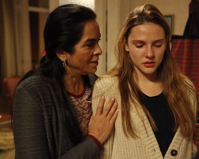 Almancayı sevimli bir aksanla konuşarak bu lisan'a oryantal-eksotik bir hava katarım A la Turca Chanel Bollywoodstyle: biraz abartılı kılık kıyafetlerle dolaştığımı görebilirsiniz.