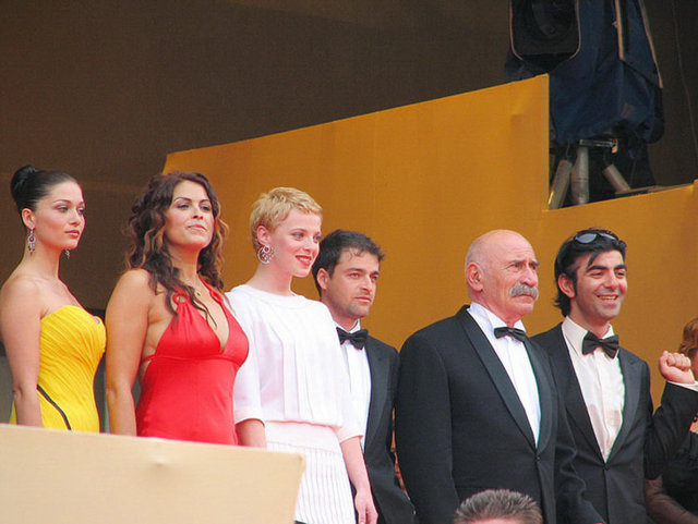 KÖTÜ KADIN KİMDİR?  -  - Köse'nin 'kötü kadın' rolündeki büyüsünün sırrı da zaten 72. Koğuş filmindeki başarısından geliyor. Nitekim verdiği bir röportajda bu 'kötü kadın'ı şöyle anlatıyor: -