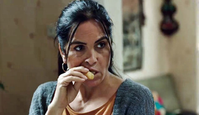 Belki Paramparça ile popülerliği arttı ancak Köse uzun yıllardır hem sinemada hem de tiyatroda usta bir oyuncu olarak kendini gösteriyor. -