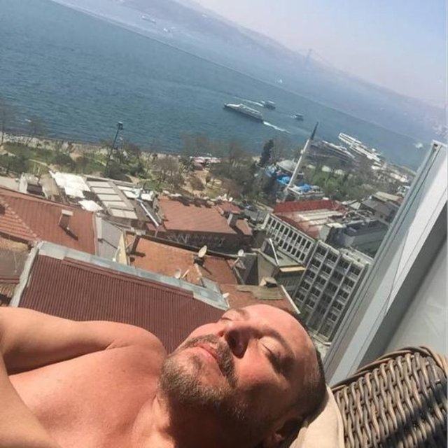 CENK EREN - Balkonda güneşlendiğime göre yaz geldi  -