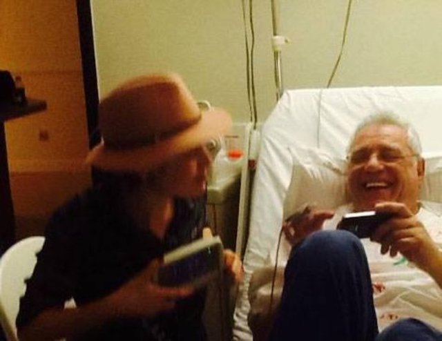 ATİLLA ÖZDEMİROĞLU - 20 Kasım 2014... ilk kemoterapi günüm Gonca meleği ışınlandı hemen, sayesinde fark etmedim bile