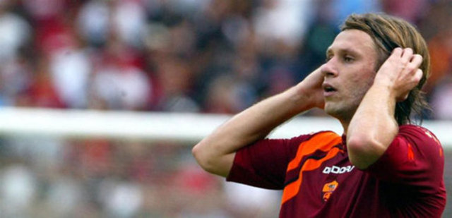 ANTONIO CASSANO - Bari'den Roma'ya: 28.5 milyon Euro - Roma'dan Real Madrid'e: 5.5 milyon Euro - ZARAR: 23 MİLYON EURO