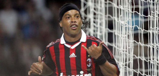 RONALDINHO - Barcelona'dan Milan'a: 25 milyon Euro - Milan'dan Flamengo'ya: 3 milyon Euro - ZARAR: 22 MİLYON EURO