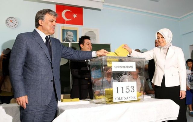 HAYRÜNNİSA - ABDULLAH GÜL 