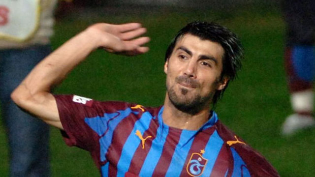 Ceyhun Eriş   - Galatasaray, Çaykur Rizespor, Göztepe, Siirt Jetpa, Fenerbahçe, Ankaragücü, Gençlerbirliği, Konyaspor, Samsunspor, Ankaragücü, Trabzonspor, Konyaspor, FC Seoul, Ankaragücü, Sivasspor, Denizlispor, Doğan Türk Birliği, Assyriska