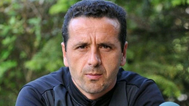 Saffet Akyüz    - Kartalspor, Zeytinburnuspor, Trabzonspor, İstanbulspor, Galatasaray, Ankaragücü, Kocaelispor, Çaykur Rizespor, Antalyaspor, Diyarbakırspor, Çaykur Rizespor, Ankaraspor, Çaykur Rizespor, Altay