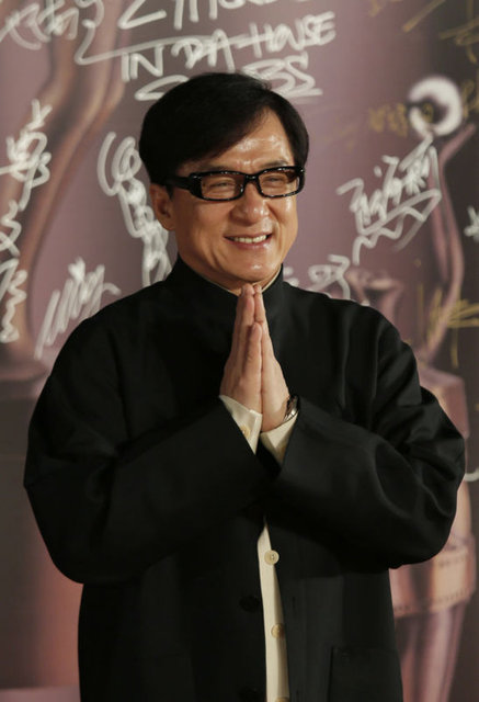 Jackie Chan'in genç oyuncuyu son filmi "Dragon Blade"deki rol arkadaşı Emrah Yılmaz'ın gösterdiği fotoğraflar sayesinde keşfettiği öğrenildi.(Kelebek)