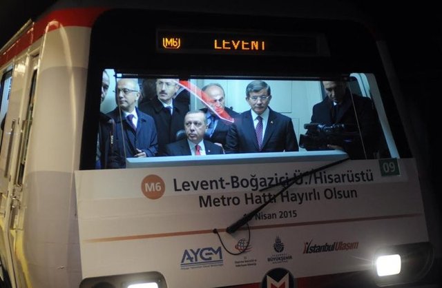 Aktarma istasyonu: Levent Yolculuk süresi: 6 dakika Tren Sayısı: 2 (3 trene çıkabilecek) Sefer aralığı: 4 dakika (240 sn)