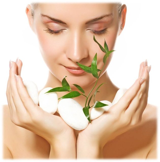 Son dönemde sık sık duyduğumuz, hayatımıza girmiş sözcüklerden biri detoks. Sağlıklı yaşamak ve vücudumuzu toksinlerden arındırma için detoks yapılıyor. Peki nedir ve nasıl yapılır? İşte bilmeyenler için özetle detoks rehberi: