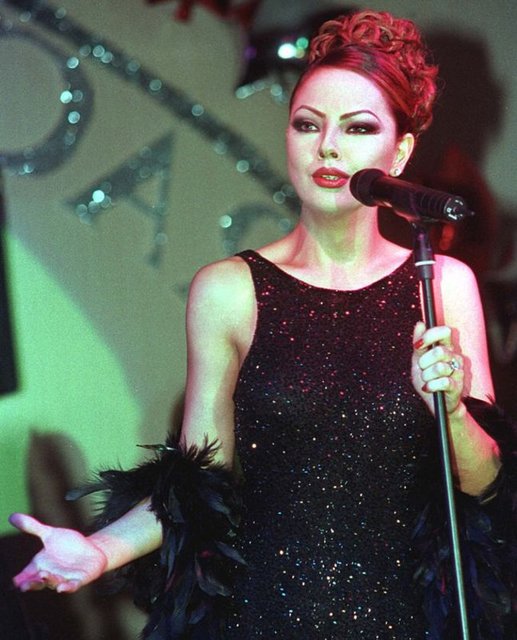 BENİMLE DALGA GEÇİYORLARDI  - Kıbrıs Kaya Artemis Otel'de sahne alan Ebru Gündeş, geçmişiyle ilgili ilginç bir ayrıntı anlattı. -