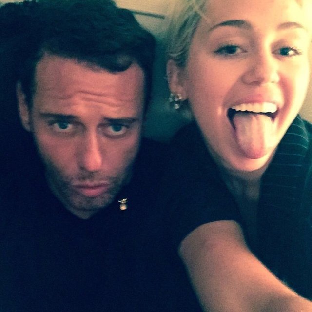 Alaş kısa bir süre önce de Miley Cyrus'la fotoğraflarını paylaşmıştı.