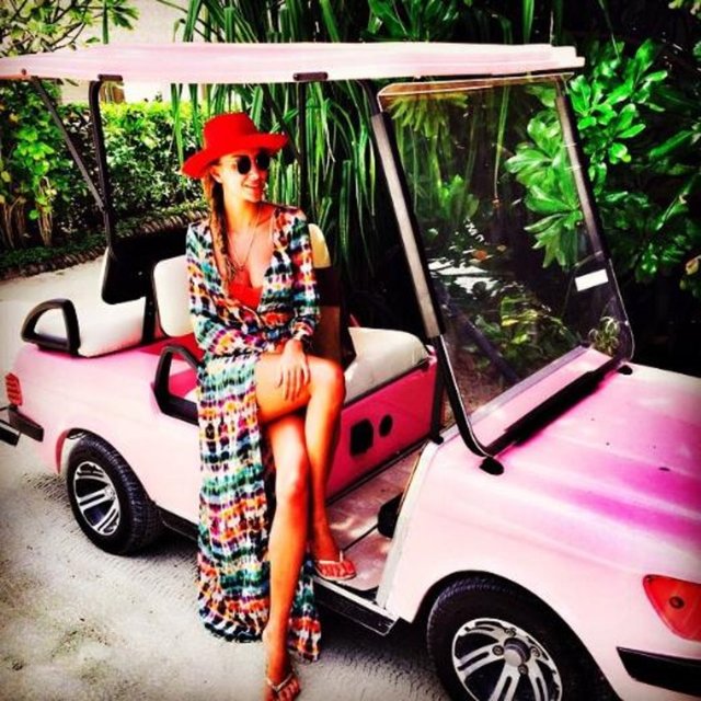 "İnsanlar o kadar saygısız anlayışsız, terbiyesiz, vicdansız, Allah korkusuz olmuş ki, içimi kalbimi, zihnimi, yaşantımı, yaşadıklarımı, ailemi ve sevdiklerimi düşünmeden hakaret edebiliyorlar.