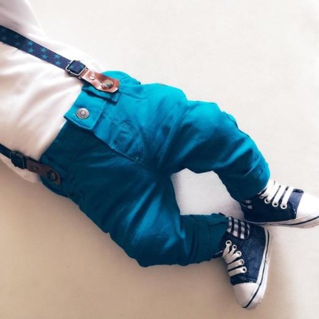 - Emrah, daha önce de sosyal medya hesaplarına oğlunun fotoğraflarını yüklemiş, ancak paylaştığı tüm karelerde minik bebeğin yüzünü gizlemişti.