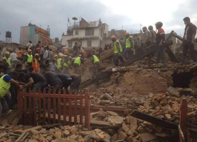 Merkez üssü Nepal'in başkenti Katmandu olan 7.9 şiddetindeki deprem, son 80 yılın en büyük depremlerinden biri olarak tarihe geçti…