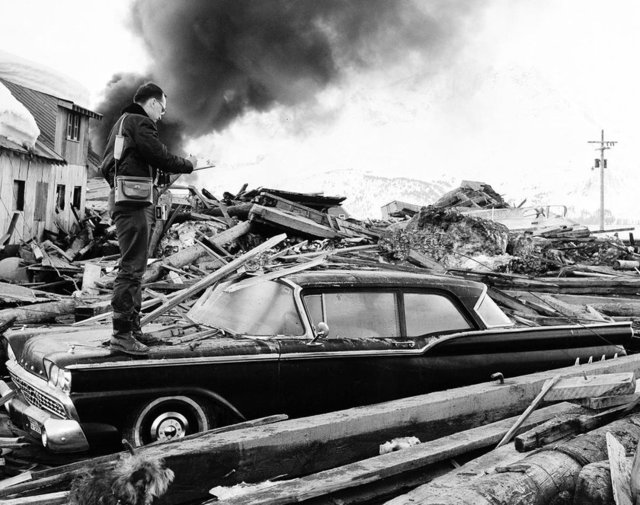 28 Mart 1964 - Şiddet: 9.2 / Yer: Alaska:  - Resmi rakamlara göre depremde 3, sonrasında meydana gelen Tsunami'de 128 olmak üzere toplam 131 kişi hayatını kaybetti.