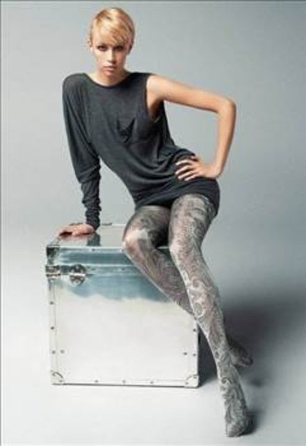 9. Aynı taytı 1 hafta içinde birkaç kez giyersiniz ama kimse farkına bile varmaz. İnanın etmiyorlar...