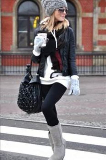 16. Üç kilo vermek mi istiyorsun? Yüksek belli bir tayt giy. -  - Yüksek belli tayt giydiğinizde daha ince görünürsünüz. Kadınlara pizzanın ikinci dilimini de yeme şansı verdikleri için tayt üreticilerine teşekkür ederiz..