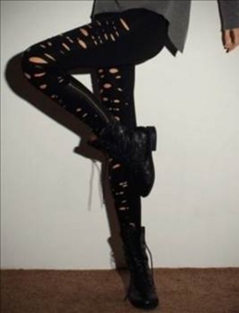 12. Çok fonksiyonludurlar.  -  - Hemen hemen her hava koşulunda giyebilirsiniz. Özellikle kız yurtlarında, spor kıyafeti olarak kullanılabirsiniz.