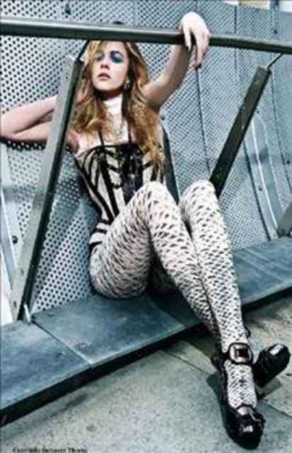 7. Ne kadar yemek yersen ye pantolon düğmesini düşünmene gerek yoktur. Elastik olduğundan sıkıntı yok