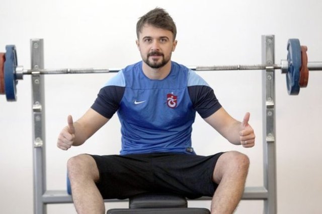 Onur Kıvrak - 2 milyon 500 bin Euro