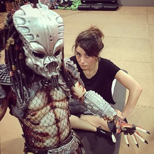 NUR FETTAHOĞLU - Gelmeyeni ona veriyorlar  -