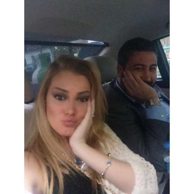 PETEK DİNÇÖZ - Trafikte beklerken kocamın sakinliği benim çemkirmem susmamam şikayet etmem sürekli  -