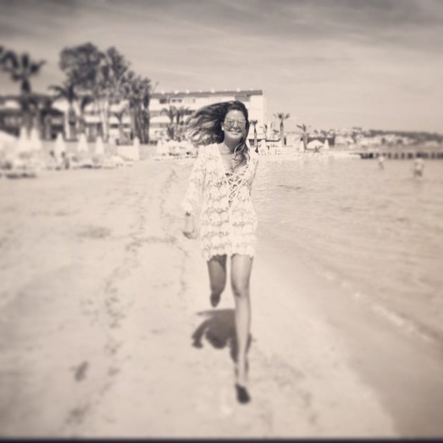 ÖZLEM YILDIZ  - Biraz flu biraz siyah beyaz biraz neşe biraz düşünce hepsinden biraz biraz