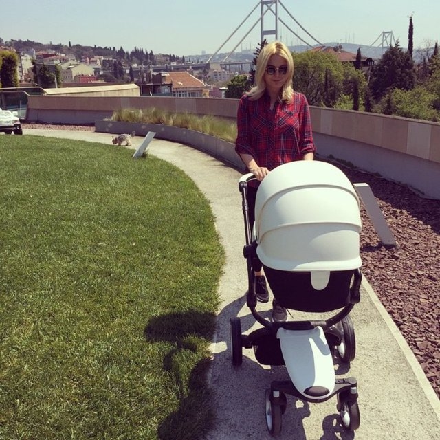 ECE ERKEN UÇAR   - Havalara dayanamadık