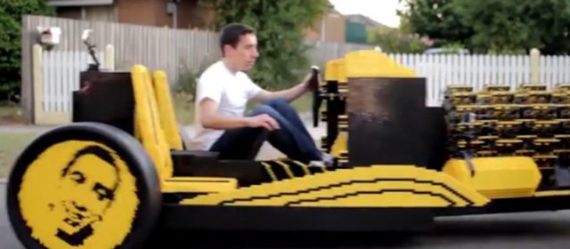 - Tekerlekleri ve ana taşıyıcı aksamı hariç tamamen Lego'dan oluşan araç saatte 30 kilometre hıza ulaşabiliyor.