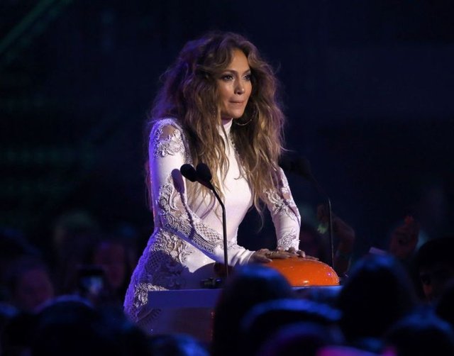 JENNIFER LOPEZ